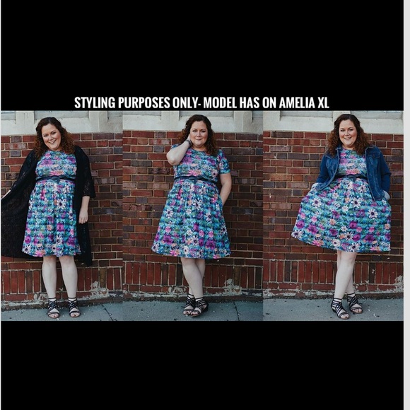 Size XL purple w/red flower Amelia w/pockets - Picture 5 of 8